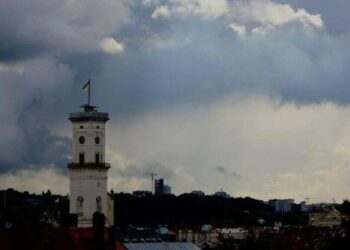 Грози, шквали та град: львів’ян попередили про небезпечну погоду 23 липня