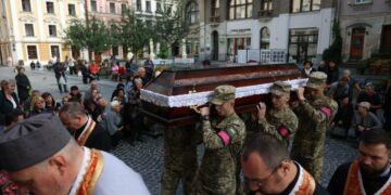 У Львові попрощаються із трьома Героями, – ФОТО