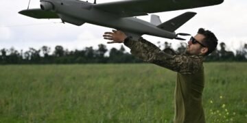 Не лише бензин. У РФ після атак дронів просіла ще одна важлива галузь