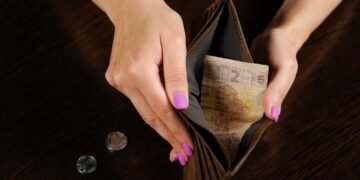 Українцям виплатять до 43 000 гривень за працевлаштування: хто може отримати гроші