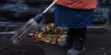 Від сміття до зайвих файлів: на Львівщині закликають долучитися до Всесвітнього дня прибирання