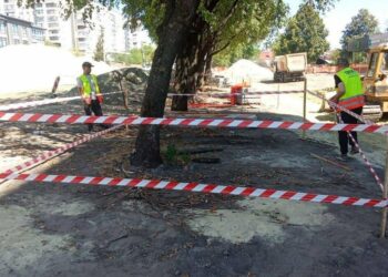 Екскаватор натрапив на знахідку: у Львові на вул. Мазепи зупинили ремонт