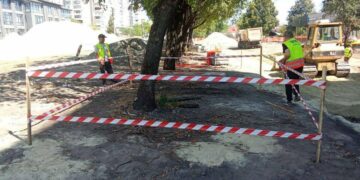 Екскаватор натрапив на знахідку: у Львові на вул. Мазепи зупинили ремонт