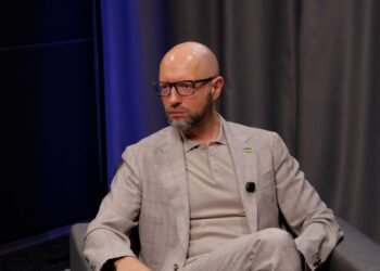 Арсеній Яценюк: Я не хотів повторити досвід Помаранчевої команди, всі “любі друзі” пересварилися