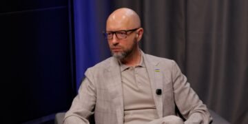 Арсеній Яценюк: Я не хотів повторити досвід Помаранчевої команди, всі “любі друзі” пересварилися