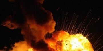 В окупованому Криму лунають вибухи: під атакою дронів Сімферополь, Керч і Феодосія (відео)