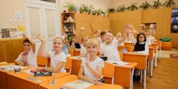 Зірвати 1 вересня: навіщо Москва методично робить Київ непридатним для життя з дітьми