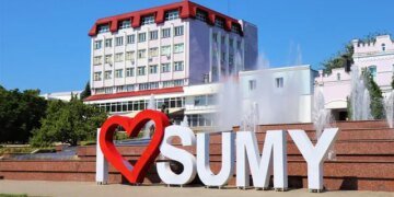 Ворог атакував КАБами Суми: п'ять постраждалих, пошкоджено житловий сектор