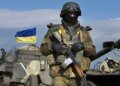 Зупинка закупівель озброєння для фронту: процес розблоковано, але ризики залишаються