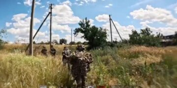 Звільнили Іскру, взяли у полон 30 окупантів та провели обряд "Гоніння гадюк" – у ССО показали відео спецоперації
