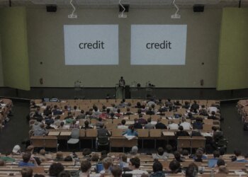 У розвідці заявили, що кремль пропонує росіянам жити, вчитися і помирати в кредит