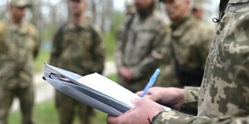 Батька двох малолітніх дітей мобілізували після смерті їхньої матері – омбудсман