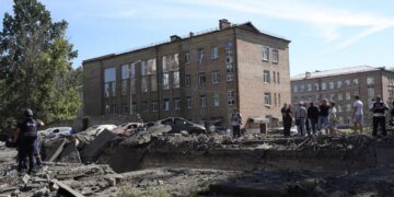 Патрульні показали перші хвилини після удару рф по Києву