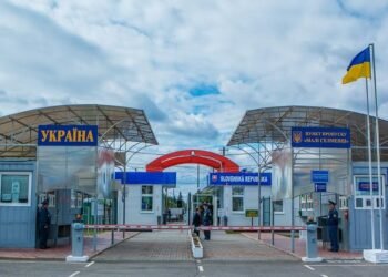 Нові правила ЄС для українців: у посольстві радять отримати штамп про виїзд з України