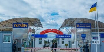 Нові правила ЄС для українців: у посольстві радять отримати штамп про виїзд з України