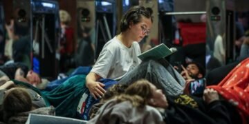 В Україні пропонують скорочувати робочий день на 2 години після масованих обстрілів: деталі