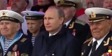 Bild: Росія стягує бойові кораблі до Балтики після погроз Путіна Європі