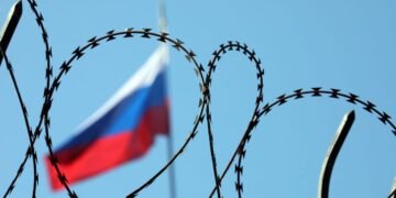 ЄС розширить список санкцій проти РФ: можуть опинитися до 1600 осіб і компаній, — Politico