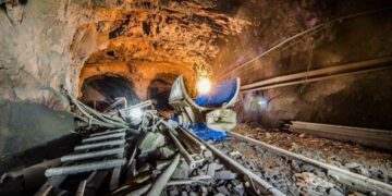 На Львівщині у шахті стався обвал: загинув працівник, ще одного госпіталізували