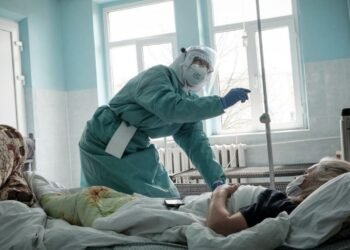 Реформи — сьогодні, гроші — коли-небудь потім: що не так із медичною програмою Кабміну