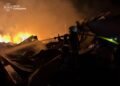 Сильні пожежі та руйнування: у ДСНС розкрили наслідки нічної атаки на Київ та область (фото, відео)