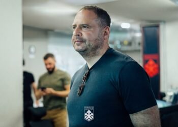 “Хартія” потрапила у скандал: що кажуть військові та цивільні про співпрацю корпусу з Єрмаком