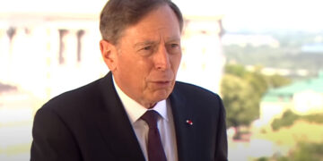 Ексдиректор ЦРУ пояснив, чому Крим перетворюється для Путіна на камінь на шиї