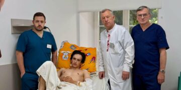 Зламана у трьох місцях нога: львівські лікарі врятували 16-річного хлопця після ДТП