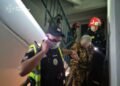 У Львові після вибуху виникла пожежа в багатоповерхівці: рятувальники евакуювали з будинку шістьох людей, – ФОТО