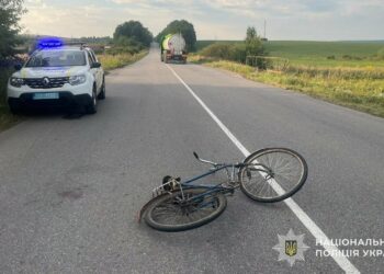 58-річний велосипедист потрапив до лікарні після ДТП на Львівщині