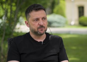 Путіну потрібно “продавати перемогу”: в РФ закриють кордони та почнуть мобілізацію, — Зеленський