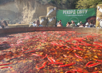 На Тернопільщині зварили велетенський бограч, встановивши світовий рекорд (відео)