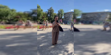 До тебе ще дрони не прилітали? У Києві жінка посперечалася з підлітками через російську мову