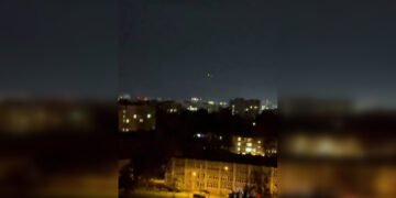 “Це НЛО?”: у Львові помітили проліт загадкового об’єкта в небі — що про це відомо (відео)