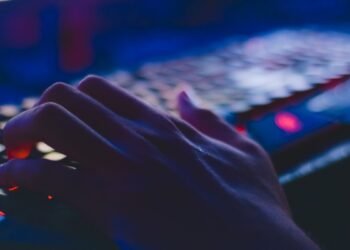 Викрито ще 4 учасників харківського шахрайського call-центру, що ошукали громадян Латвії більше як на 5,5 млн грн