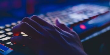 Викрито ще 4 учасників харківського шахрайського call-центру, що ошукали громадян Латвії більше як на 5,5 млн грн