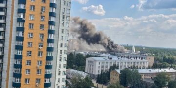 У Підмосков’ї горить головний інститут “Роскосмосу”: раніше обмежили роботу трьох аеропортів