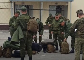 Набір контрактників у РФ падає: розвідка назвала ознаки підготовки до мобілізації