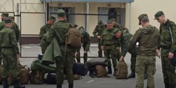Набір контрактників у РФ падає: розвідка назвала ознаки підготовки до мобілізації