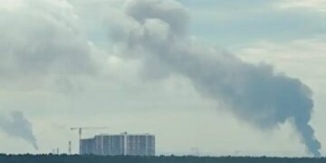 НПЗ “Лукойлу” в Пермі горить після атаки дронів: що зафіксували супутники