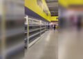 Порожні полиці в супермаркетах: українцям розповіли про справжню причину ажіотажу