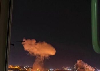 В російському Бєлгороді пролунали вибухи через “масовану атаку” дронів: деталі (фото, відео)
