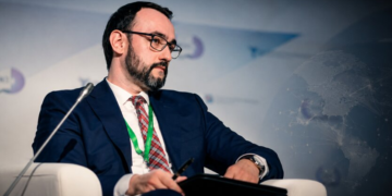 Майкл Кофман: Путіну кажуть, що він перемагає, тому він чекатиме на зиму