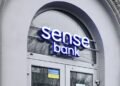 Обшуки НАБУ у нардепів та в ОП: детективи оточили Sense Bank (фото)