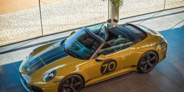 Один із 1500: в Україну привезли ексклюзивний Porsche у дусі 70-х за 14 мільйонів (фото)