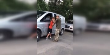 В Одесі чоловік у військовій формі “заламував” і вдарив підлітка: у ТЦК прокоментували інцидент