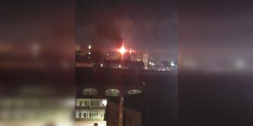 Москву атакують дрони: російська ППО “відпрацювала” по багатоповерхівці, — соцмережі (відео)