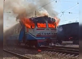 Дрони РФ двічі влучили по електричці “Лозова-Харків”: є загибла та поранені (фото)