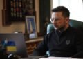 Зеленський під час поїздки на фронт доручив посилити захист Запоріжжя та області