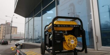 Кабмін дозволив бізнесу працювати без відключень світла: яка умова